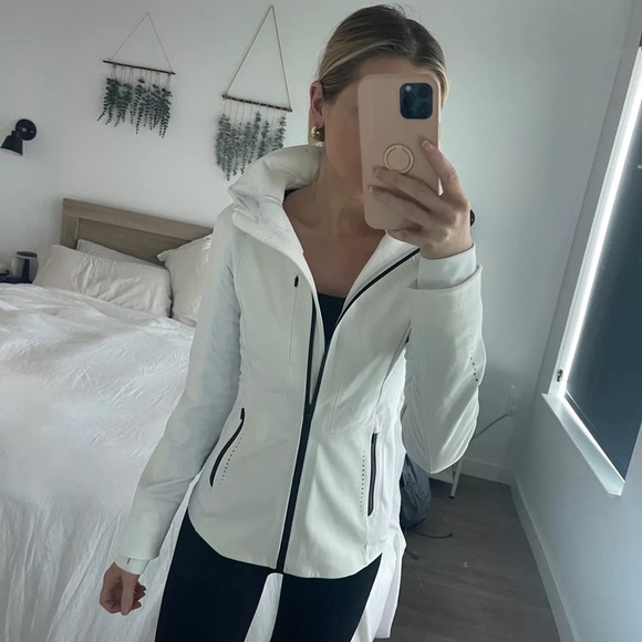 lululemon athletica Jackets & Blazers - Lululemon Women’s Cross Chill Performance Jacket – Size 2